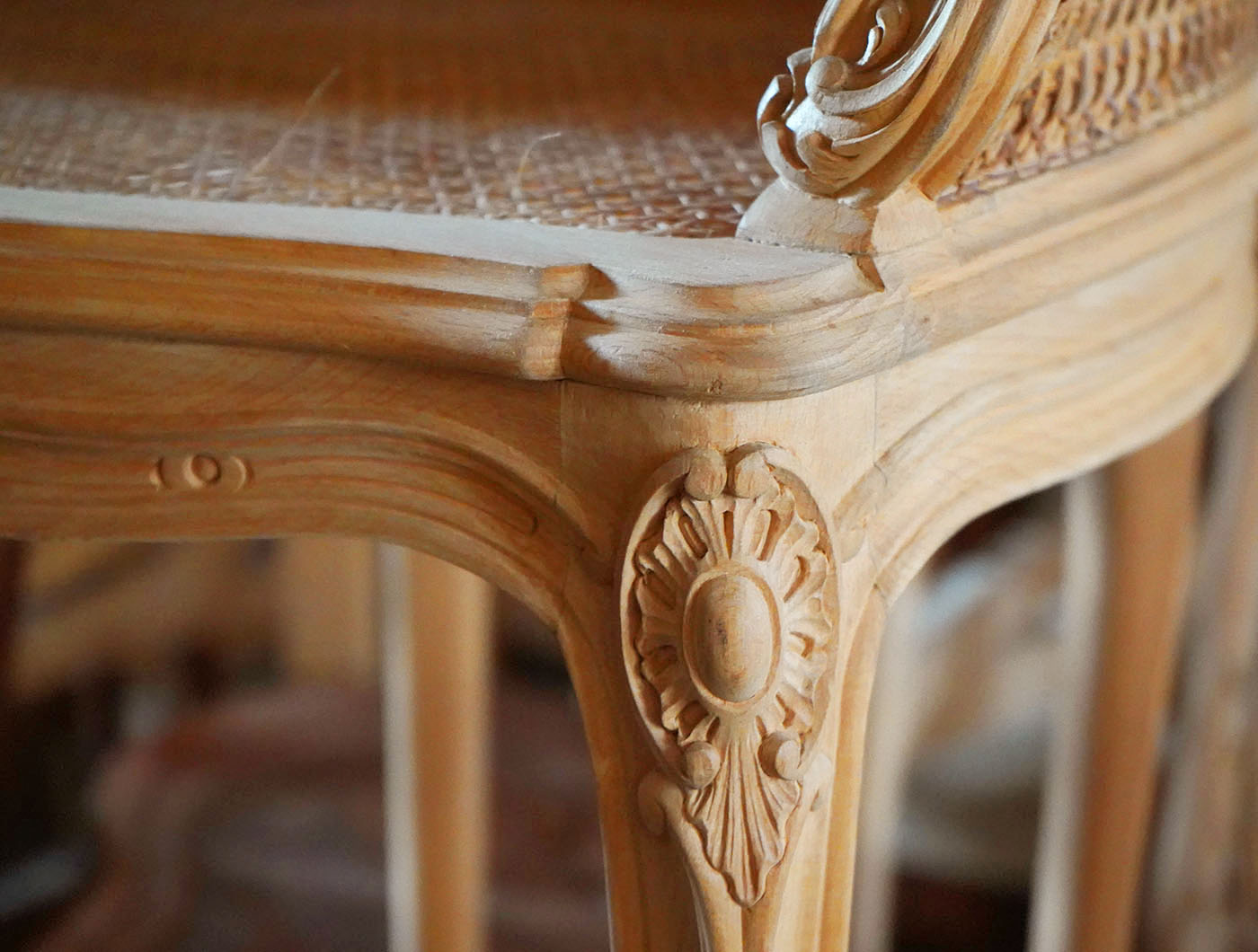 hand carved french Louis XV shell bergere | P.& G. Cugini Lanzani
